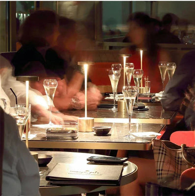lampe de table repas famille amis restaurant