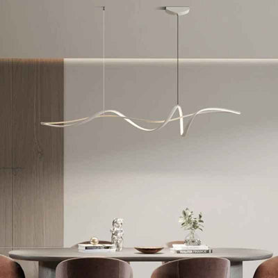 plafonnier modele sirène blanc fixe dans pièce principale salle à manger