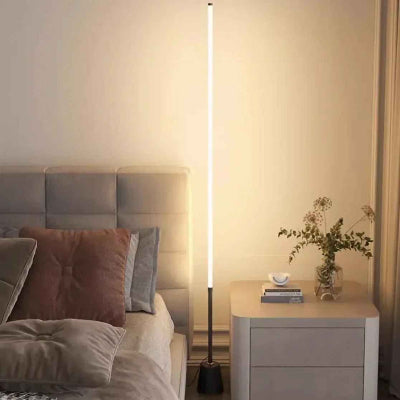 lampadaire sur pied lampatube dans chambre