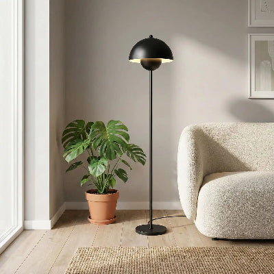 lampadaires lampagnon couleur noir près canapé