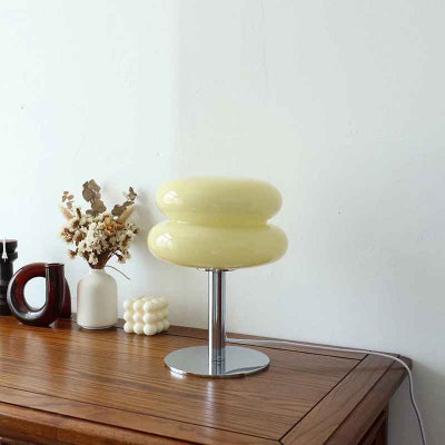 lampes de table macaron beige sur meuble