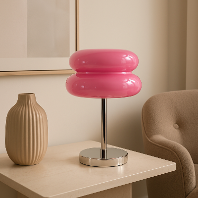 lampes de table rose dans salon sur table