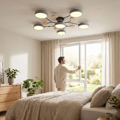 plafonnier led chandelier dans chambre avec un homme qui ouvre la fenêtre